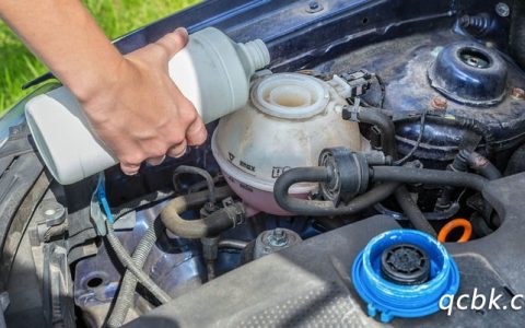 汽车水箱和防冻液是一个箱吗