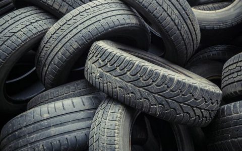 六年2万公里轮胎要换吗