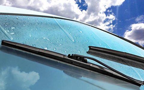 雨刮器多久换一次比较好