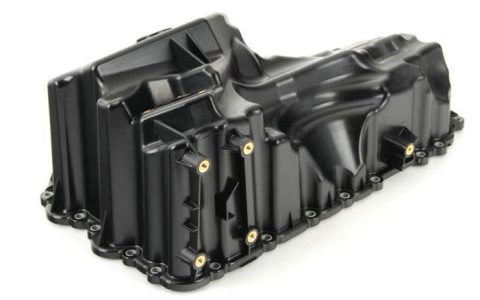 宝马油底壳是塑料的吗