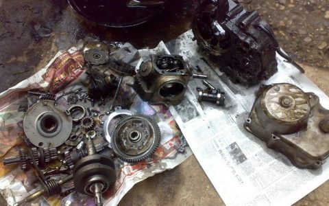 发动机需要清洗油泥吗