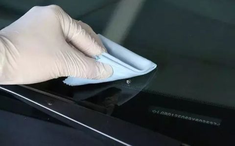 汽车玻璃划痕怎么修复