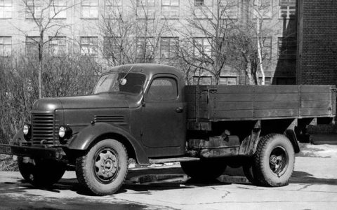 中国制造的第一辆汽车是什么品牌