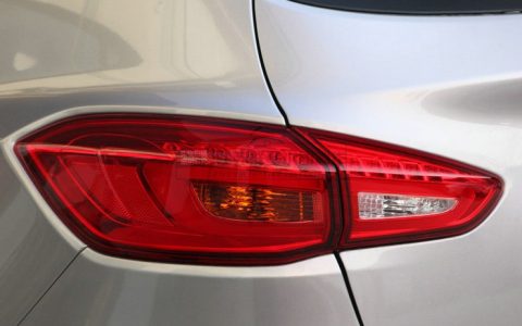 刹车灯不亮能不能过年检