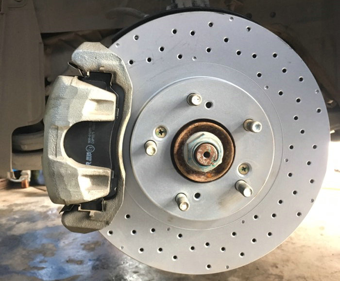 刹车锅磨出槽了可以再用吗