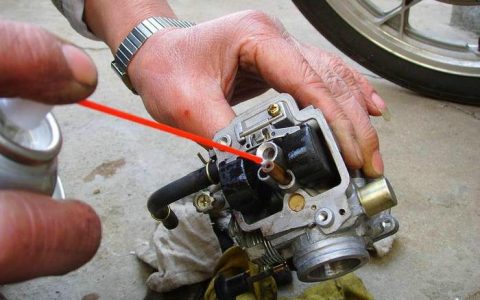 化油器清洗剂如何使用