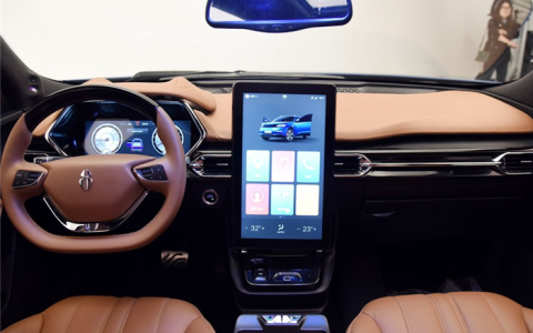 汽车显示屏不亮了是什么原因