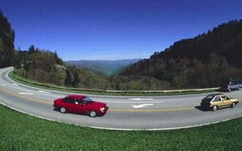 下陡坡手动挡如何操作