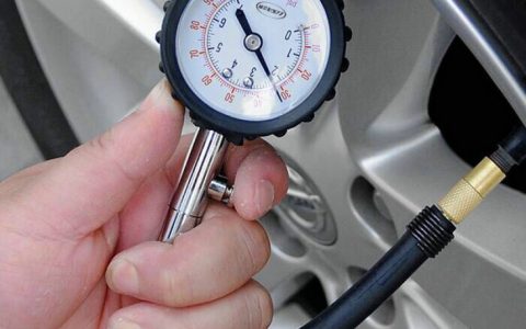 轮胎充气气压表怎么看