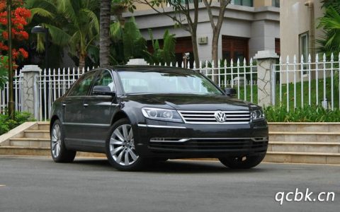 辉腾车标下面的字母是什么