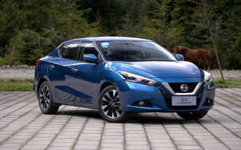 蓝鸟轿车是哪个国家生产的