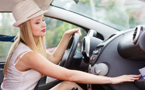 女生开奥迪还是奔驰好