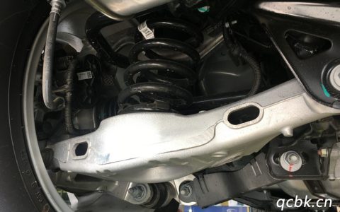 油气弹簧的弹性介质是什么