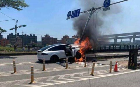 林志颖开的特斯拉是什么型号