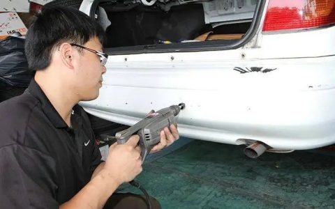 倒车雷达安装位置在哪里比较合适