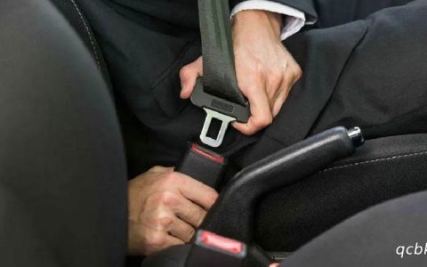 轿车后座不系安全带怎么处罚