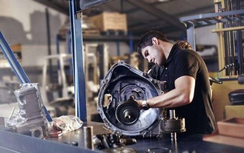 发动机爆缸还有维修价值吗