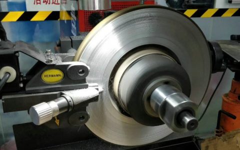 刹车盘凹凸不平可以修复吗