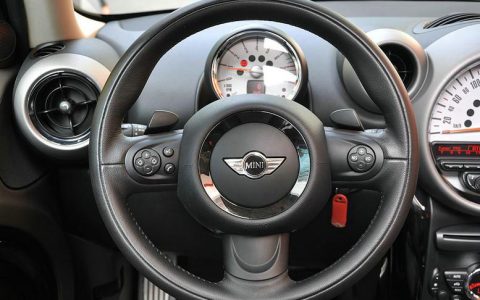 方向盘不正微偏怎么调整