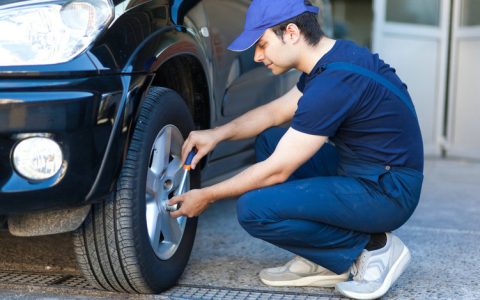 汽车日常保养一次要多久