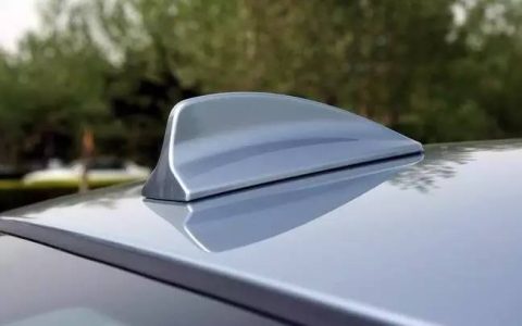 车顶上的鱼鳍有什么作用