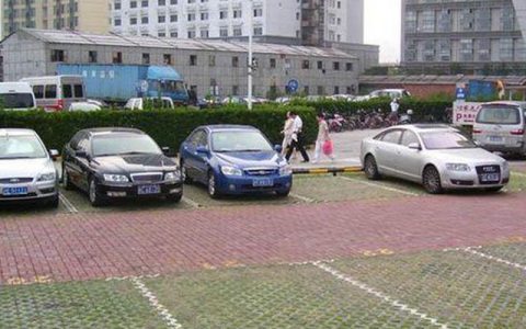 地下车位产权归属业主还是开发商