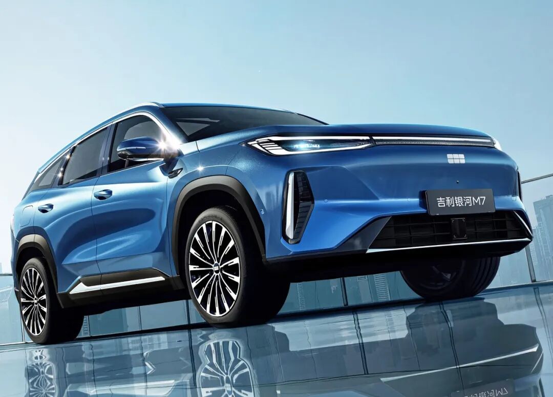 吉利银河 M7 杀疯了！米兰发布的中式美学 SUV，1730km 续航 + Flyme Auto，定价成关键