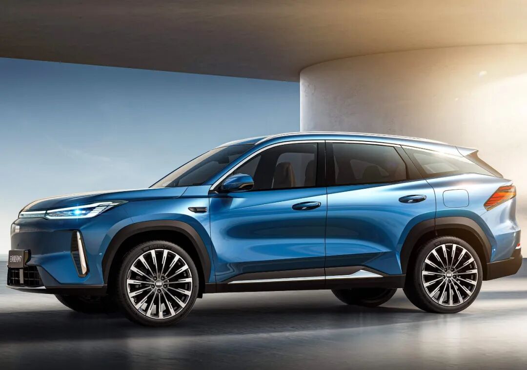 吉利银河 M7 杀疯了！米兰发布的中式美学 SUV，1730km 续航 + Flyme Auto，定价成关键