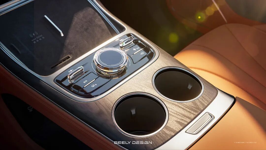 吉利银河 M7 杀疯了！米兰发布的中式美学 SUV，1730km 续航 + Flyme Auto，定价成关键