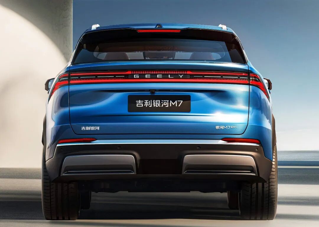 吉利银河 M7 杀疯了！米兰发布的中式美学 SUV，1730km 续航 + Flyme Auto，定价成关键