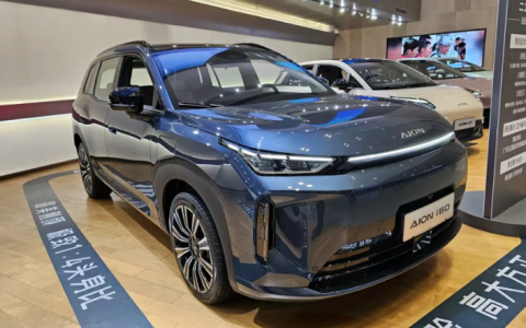 10 万预算买车别乱冲！5 款爆款新能源车实测，真香还是减配？看完再下单