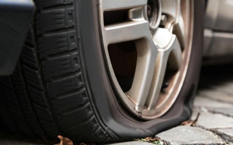 车胎爆胎保险赔付吗