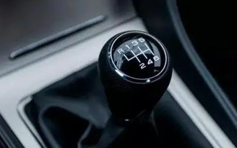 手动挡减档时的正确操作方法