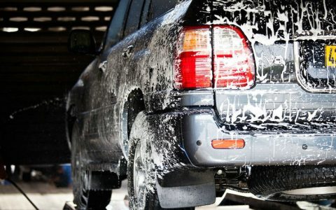 频繁洗车对车漆有伤害吗