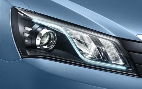 日间行车灯是哪个图标