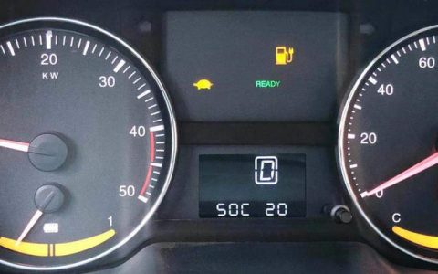 新能源车亮乌龟灯怎么办