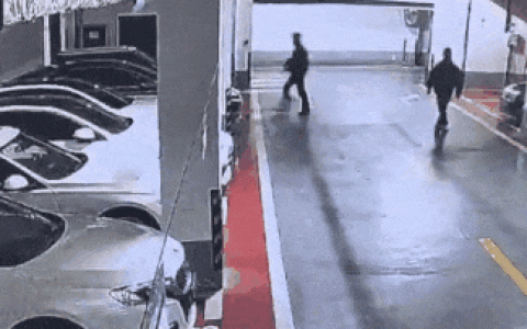 小偷新套路：男子专挑后视镜未折叠车辆行窃 没锁车的概率大