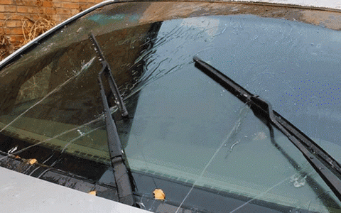 汽车前雨刮不喷水怎么回事