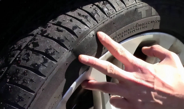 汽车爆胎找谁处理比较好