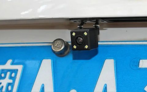 倒车摄像头安装在什么位置