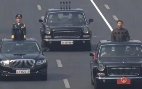 阅兵车辆为什么有一辆是空的