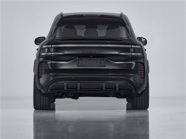 吉利版“宝马X5”登场 极氪8X内饰公布：用上宾利同款音响