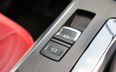 自动驻车怎么正确使用