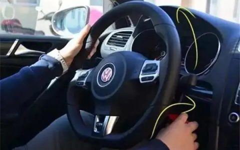 汽车方向盘锁住了怎么开锁