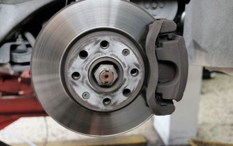 刹车盘多久换一次