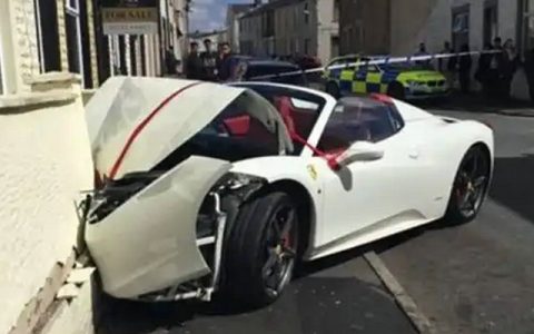 自己把车撞了怎么走保险流程