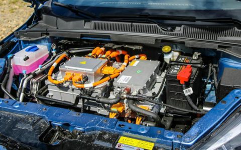 电动汽车保养一次要多少钱