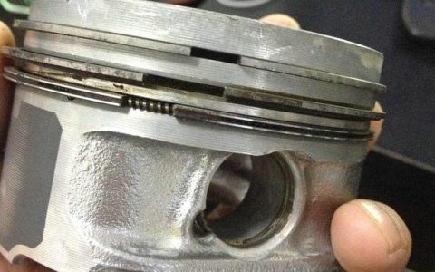 烧机油是什么原因造成的