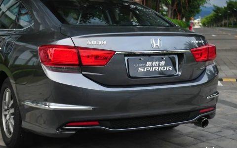 本田spirior手刹在哪
