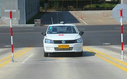 科目二半坡起步熄火原因有哪些